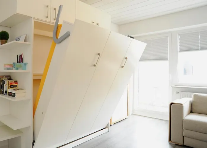 Apartment Mit Balkon