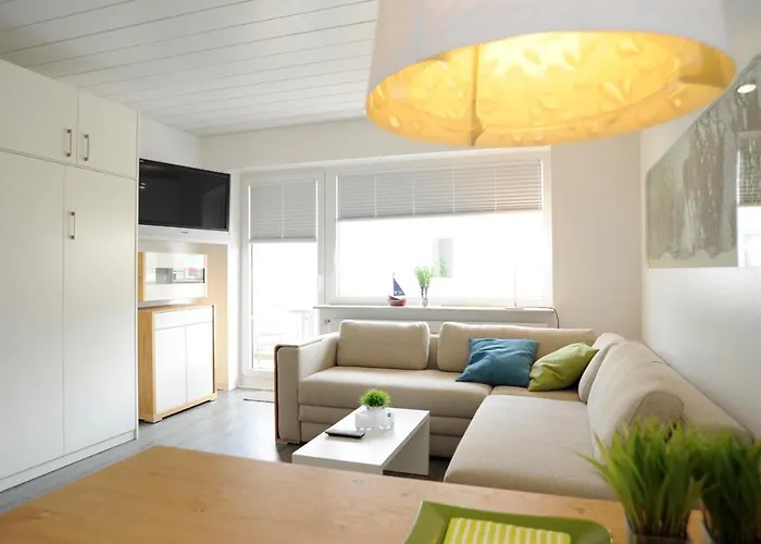 Apartment Mit Balkon